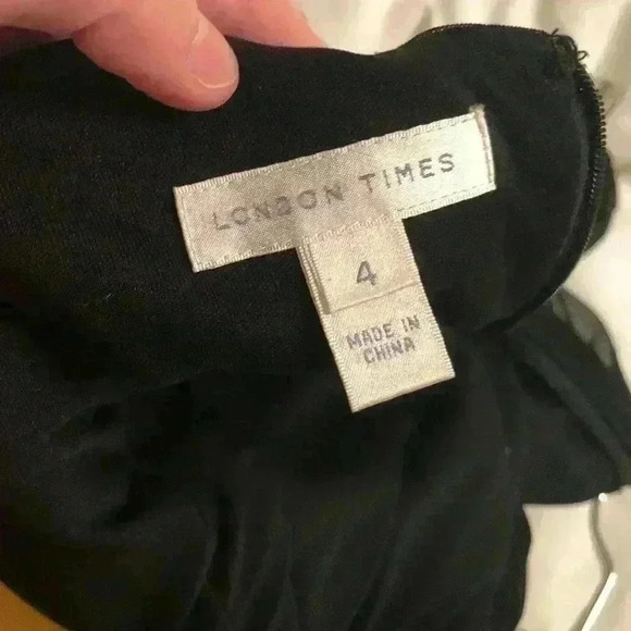 V-Neck Black Midi Dress - Picture 3 of 3